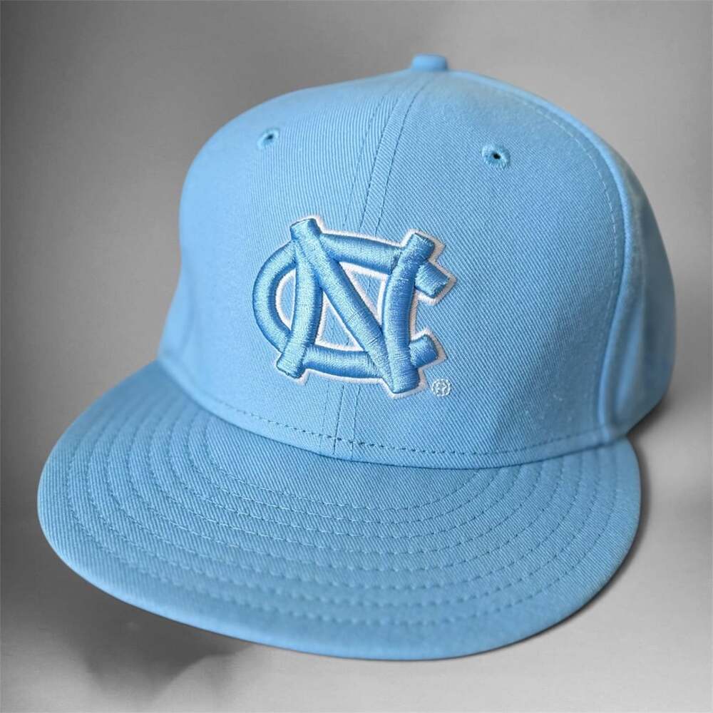 New Era North Carolina Tar Heels 59FIFTY Fitted Hat Size 7 1/2 Light Blue